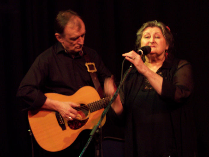 Martin Carthy and Norma Waterson 57K